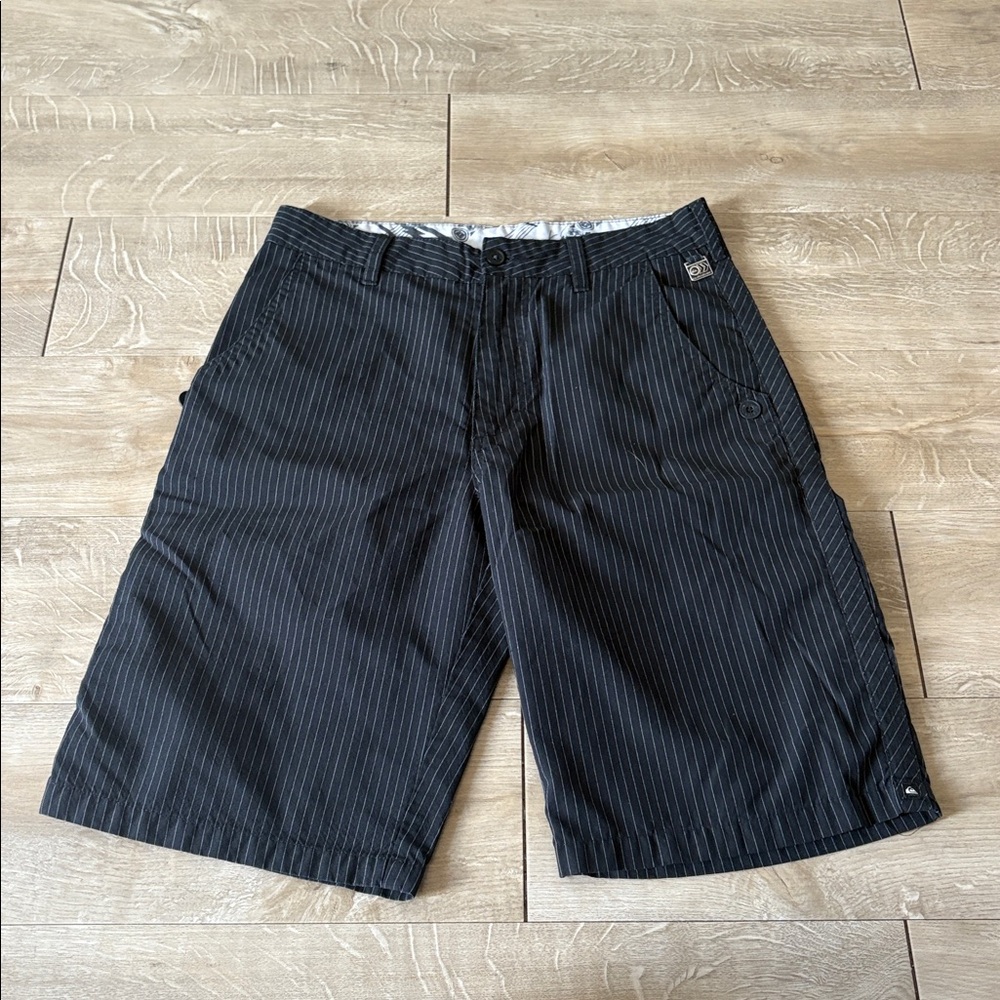 Quicksilver Black Pinstripe Shorts Men’s Size 30 10.5” Inseam